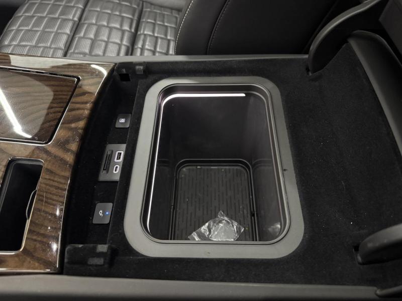 Купить Cadillac Escalade Premium Luxury Platinum бензин 2022 id-1007732 в Киеве, Фото №[delta]