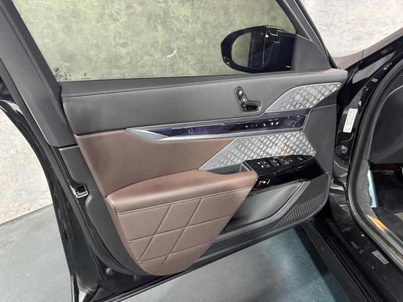 Купить BMW i7 M70 xDrive электро 2024 id-1007734 в Киеве, Фото №[delta]