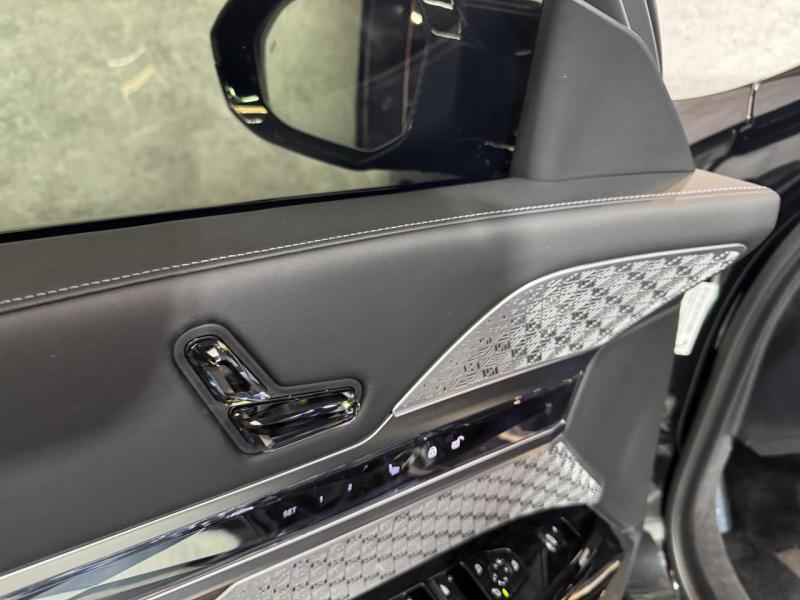 Купить BMW i7 M70 xDrive электро 2024 id-1007734 в Киеве, Фото №[delta]