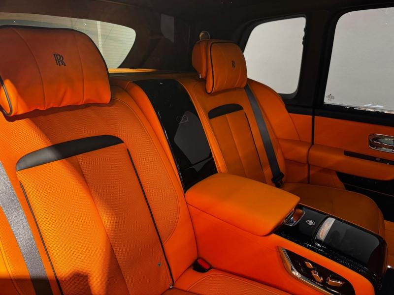 Купить Rolls-Royce Cullinan BLACK BADGE бензин 2024 id-1007740 в Киеве, Фото №[delta]