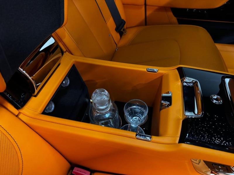 Купить Rolls-Royce Cullinan BLACK BADGE бензин 2024 id-1007740 в Киеве, Фото №[delta]