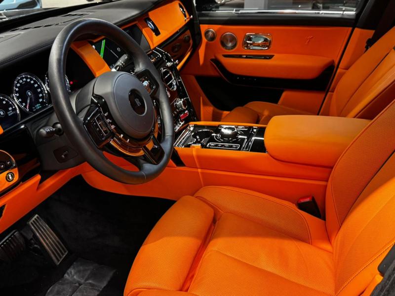 Купить Rolls-Royce Cullinan BLACK BADGE бензин 2024 id-1007740 в Киеве, Фото №[delta]