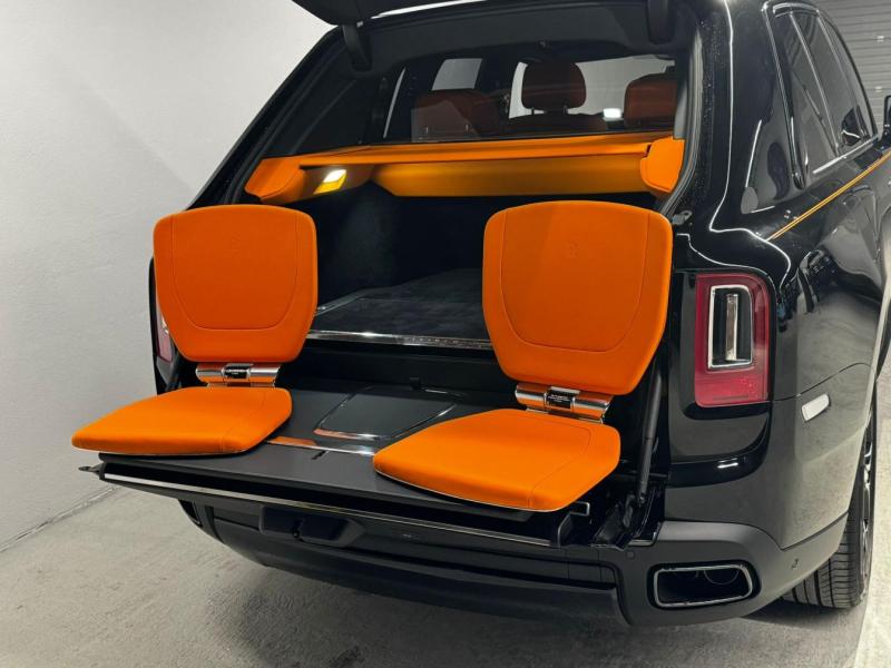 Купить Rolls-Royce Cullinan BLACK BADGE бензин 2024 id-1007740 в Киеве, Фото №[delta]