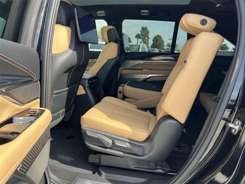 Купить Cadillac Escalade IQ бензин 2025 id-1007748 в Киеве, Фото №[delta]