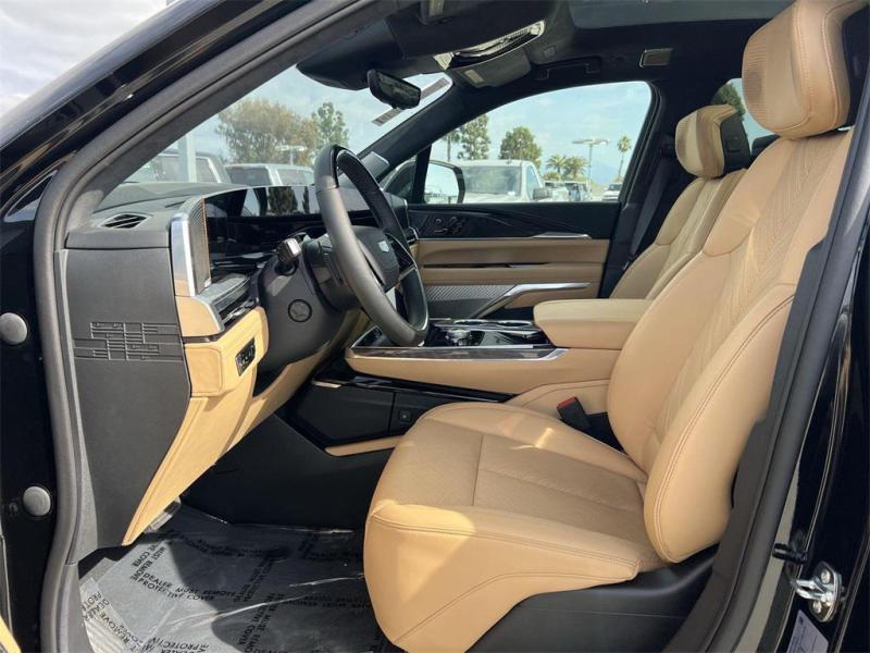 Купить Cadillac Escalade IQ бензин 2025 id-1007748 в Киеве, Фото №[delta]