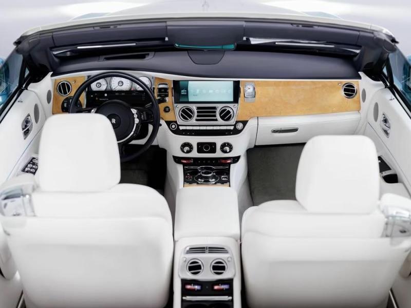 Купить Rolls-Royce Dawn бензин 2016 id-1007761 в Киеве, Фото №[delta]