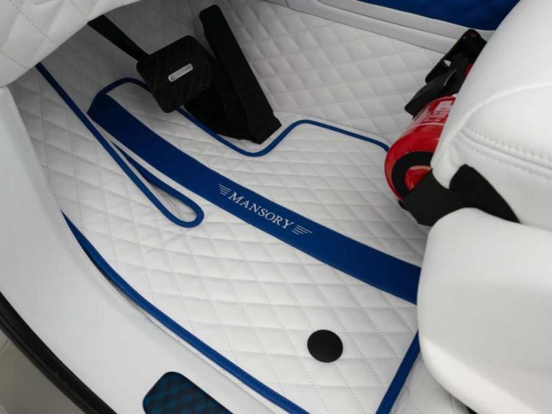 Купить Mercedes-Benz G 63 AMG бензин 2025 id-1007775 в Киеве, Фото №[delta]