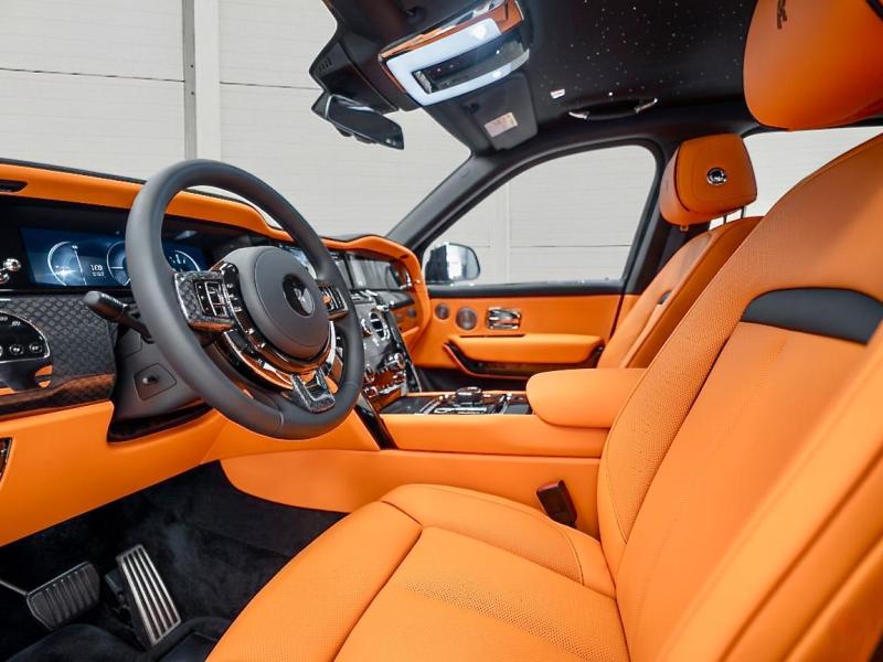 Купить Rolls-Royce Cullinan Black Badge Mansory бензин 2025 id-1007822 в Киеве, Фото №[delta]
