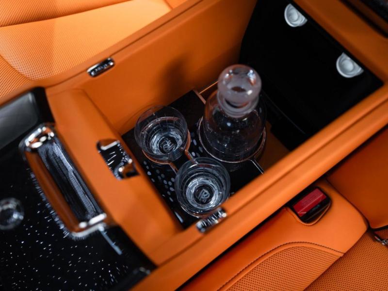 Купить Rolls-Royce Cullinan Black Badge Mansory бензин 2025 id-1007822 в Киеве, Фото №[delta]