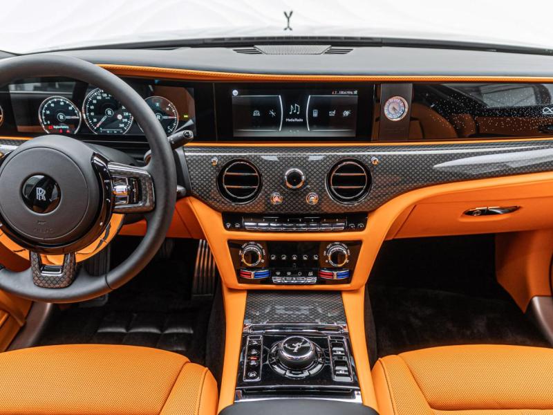 Купить Rolls-Royce Ghost Black Badge бензин 2025 id-1007824 в Киеве, Фото №[delta]