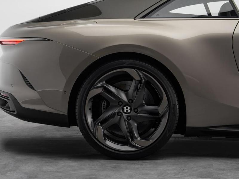 Купить Bentley Batur бензин 2025 id-1007827 в Киеве, Фото №[delta]