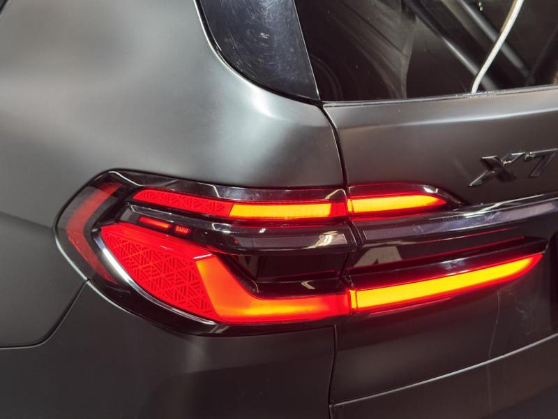 Купить BMW X7 M60i бензин 2022 id-1007847 в Киеве, Фото №[delta]