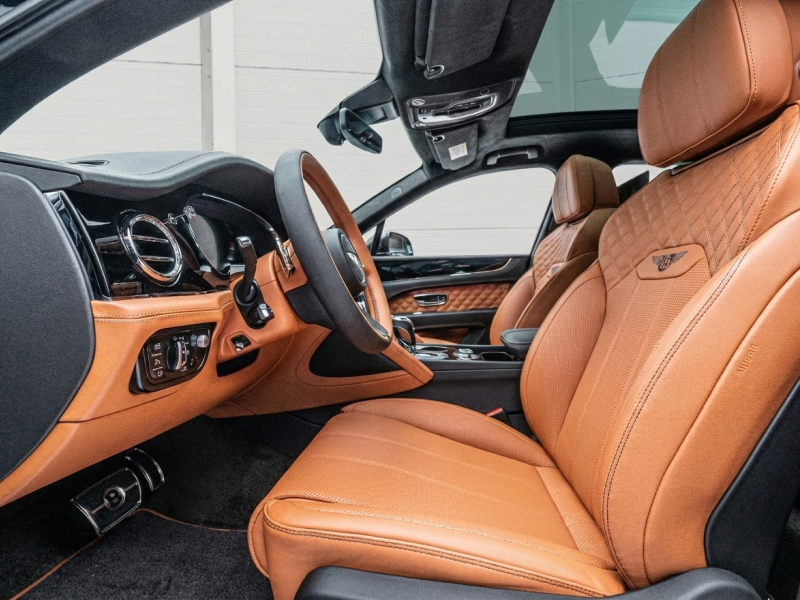 Купить Bentley Bentayga AZURE бензин 2025 id-1007908 в Киеве, Фото №[delta]