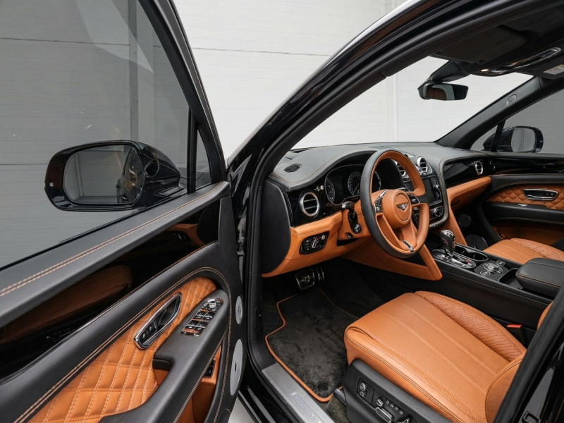 Купить Bentley Bentayga AZURE бензин 2025 id-1007908 в Киеве, Фото №[delta]