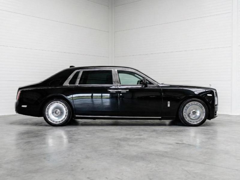 Купить Rolls-Royce Phantom Extended Wheelbase бензин 2025 id-1007962 в Киеве, Фото №[delta]