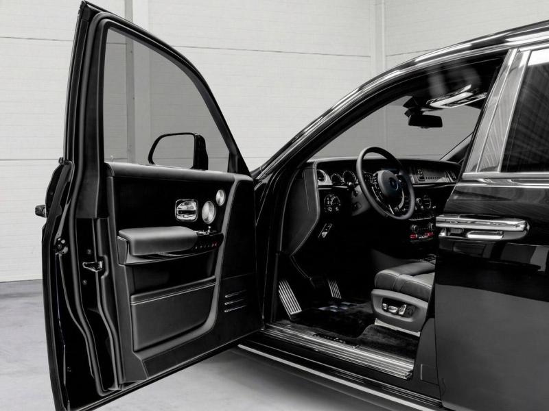 Купить Rolls-Royce Phantom Extended Wheelbase бензин 2025 id-1007962 в Киеве, Фото №[delta]