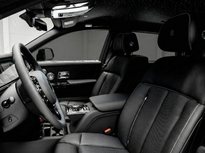 Купить Rolls-Royce Phantom Extended Wheelbase бензин 2025 id-1007962 в Киеве, Фото №[delta]