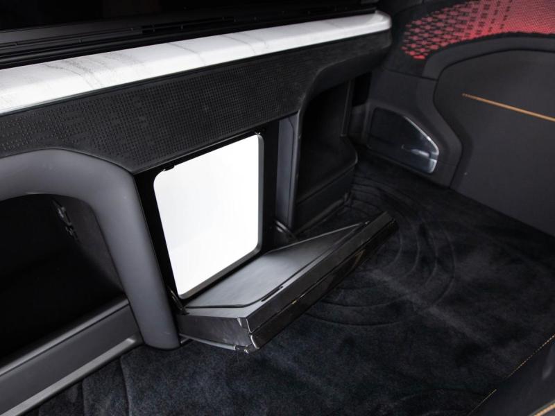 Купить Zeekr 009 Glory Edition электро 2025 id-1008028 в Киеве, Фото №[delta]