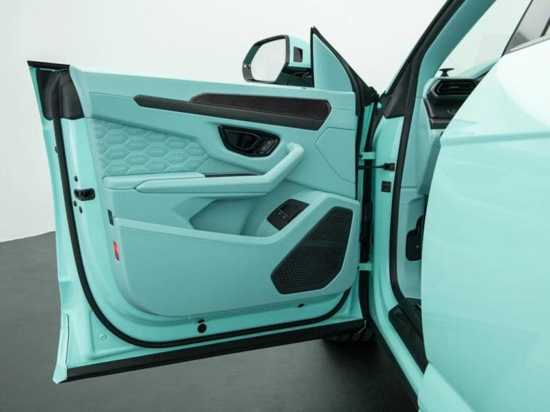 Купить Lamborghini Urus SE Brabus 900 Mint гибрид 2026 id-1008059 в Киеве, Фото №[delta]