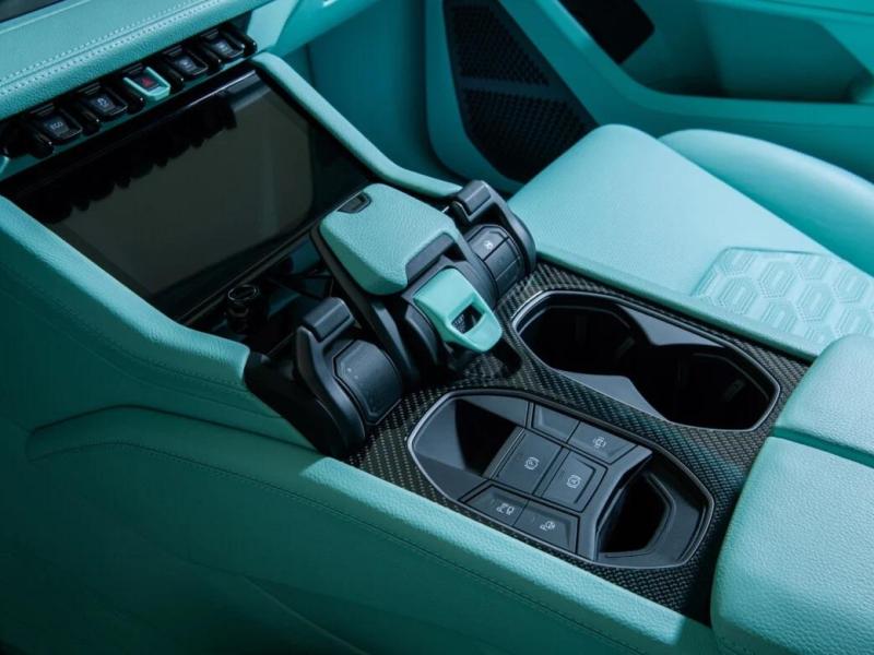 Купить Lamborghini Urus SE Brabus 900 Mint гибрид 2026 id-1008059 в Киеве, Фото №[delta]