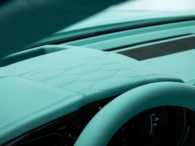 Купить Lamborghini Urus SE Brabus 900 Mint гибрид 2026 id-1008059 в Киеве, Фото №[delta]