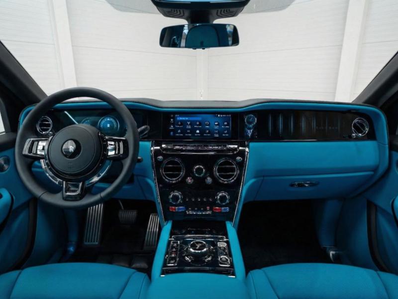 Купить Rolls-Royce Cullinan Series II бензин 2026 id-1008084 в Киеве, Фото №[delta]