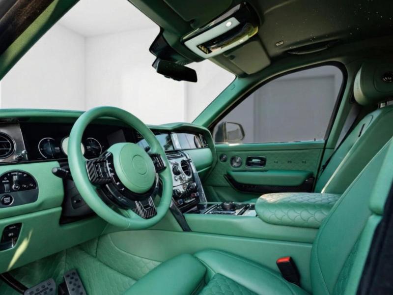Купить Rolls-Royce Cullinan Series II Brabus 700 бензин 2026 id-1008091 в Киеве, Фото №[delta]