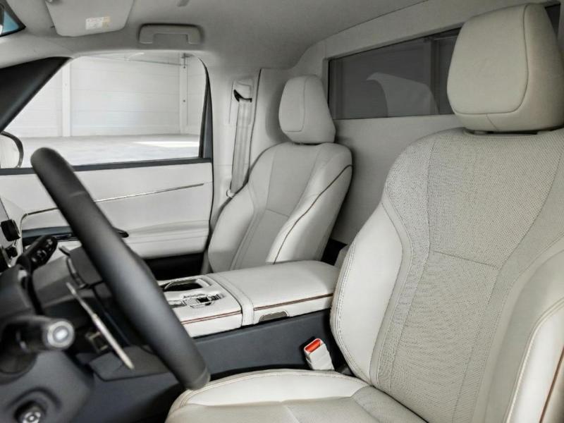 Купить Lexus LM 350h AWD гибрид 2026 id-1008100 в Киеве, Фото №[delta]