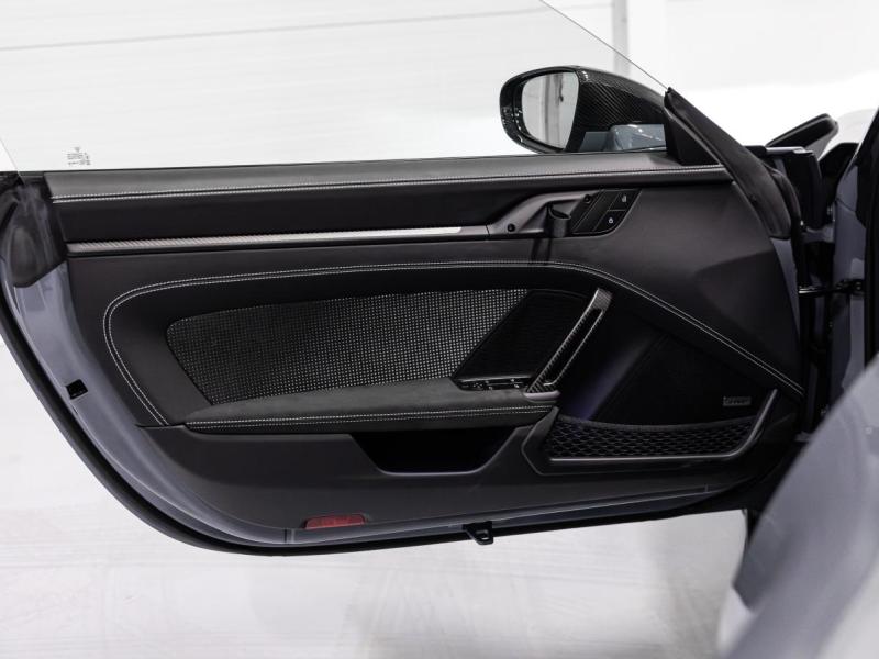 Купить Porsche 911 GT3 RS Weissach бензин 2026 id-1008102 в Киеве, Фото №[delta]