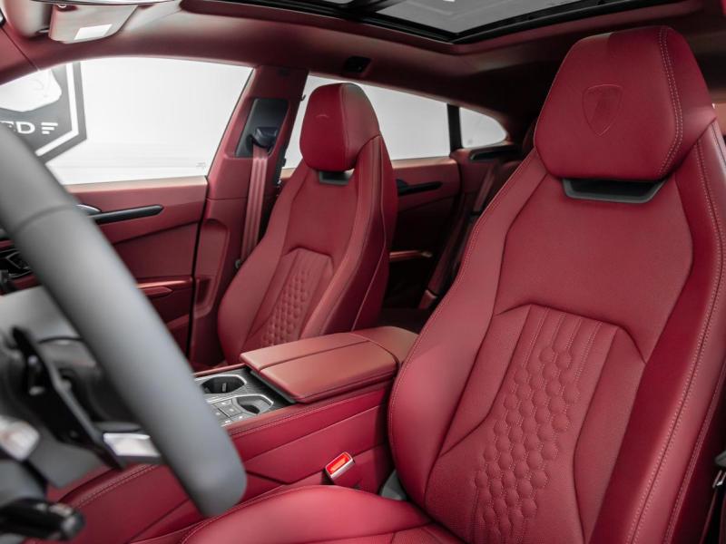 Купить Lamborghini Urus SE гибрид 2026 id-1008111 в Киеве, Фото №[delta]