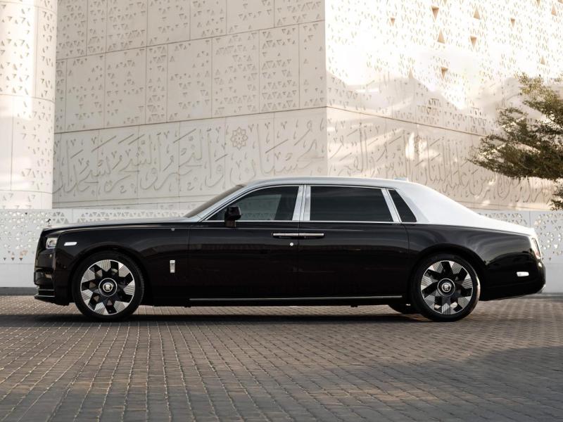 Купить Rolls-Royce Phantom Arabesque бензин 2026 id-1008129 в Киеве, Фото №[delta]