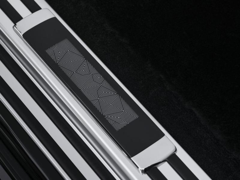 Купить Rolls-Royce Phantom Arabesque бензин 2026 id-1008129 в Киеве, Фото №[delta]