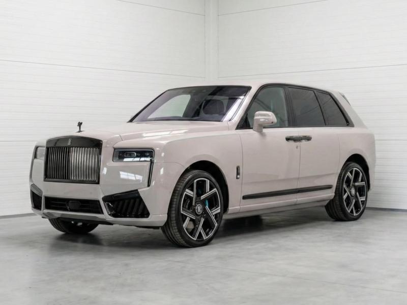 Купить Rolls-Royce Cullinan Black Badge Series II бензин 2026 id-1008168 в Киеве, Фото №[delta]