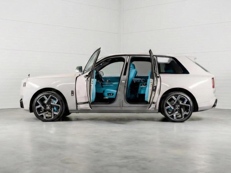 Купить Rolls-Royce Cullinan Black Badge Series II бензин 2026 id-1008168 в Киеве, Фото №[delta]