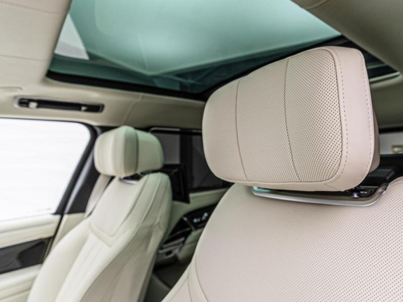 Купить Land-Rover Range-Rover LWB Autoboirgaphy бензин 2026 id-1008218 в Киеве, Фото №[delta]