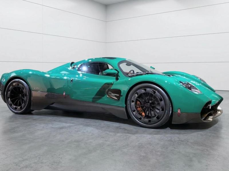 Купить Pagani Utopia бензин 2024 id-1008271 в Киеве, Фото №[delta]