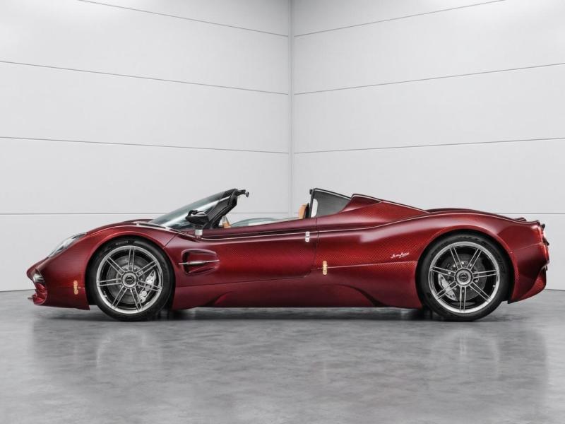 Купить Pagani Utopia бензин 2025 id-1008297 в Киеве, Фото №[delta]