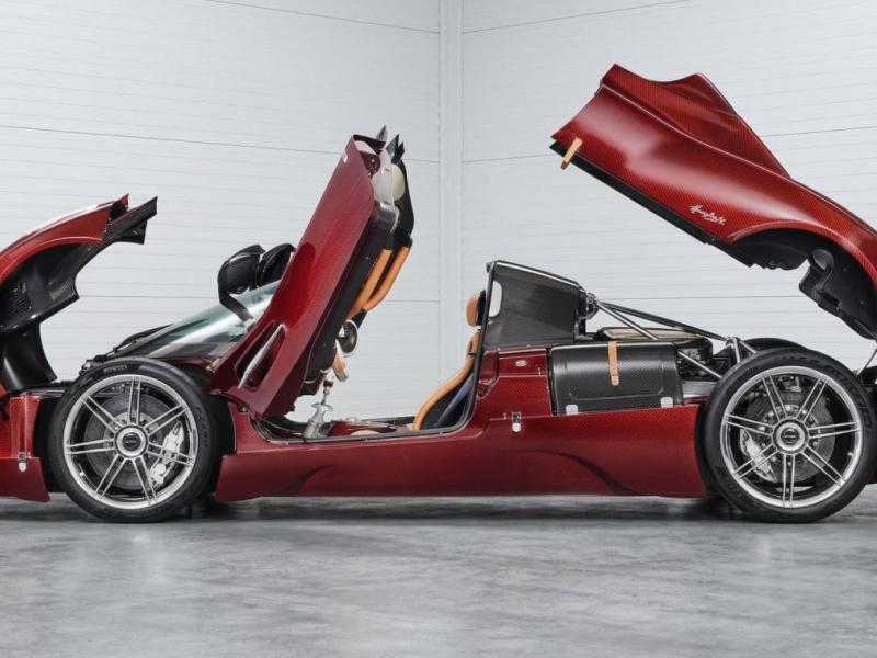 Купить Pagani Utopia бензин 2025 id-1008297 в Киеве, Фото №[delta]