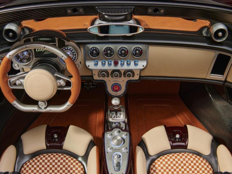 Купить Pagani Utopia бензин 2025 id-1008297 в Киеве, Фото №[delta]