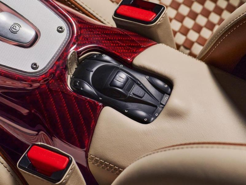 Купить Pagani Utopia бензин 2025 id-1008297 в Киеве, Фото №[delta]