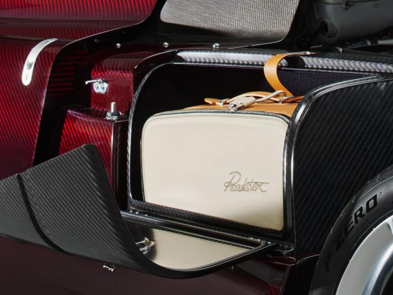 Купить Pagani Utopia бензин 2025 id-1008297 в Киеве, Фото №[delta]