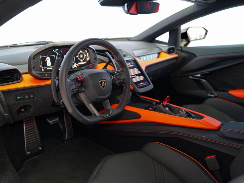 Купить Lamborghini Revuelto гибрид 2026 id-1008296 в Киеве, Фото №[delta]