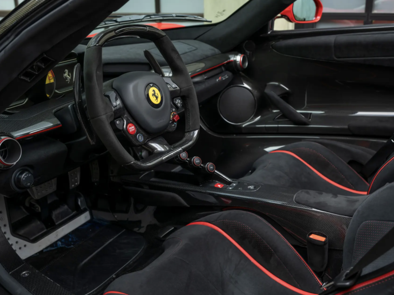 Купить Ferrari La Ferrari Aperta бензин 2017 id-1008303 в Киеве, Фото №[delta]