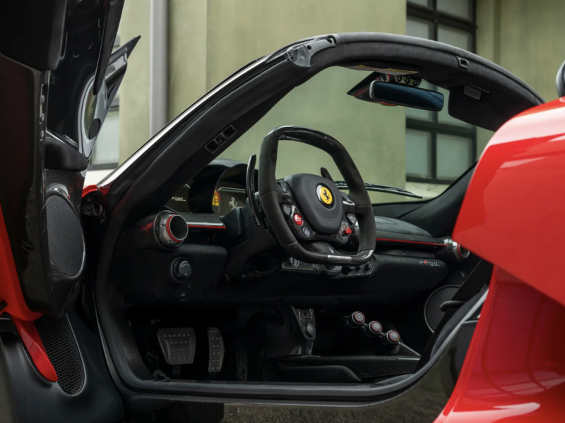 Купить Ferrari La Ferrari Aperta бензин 2017 id-1008303 в Киеве, Фото №[delta]