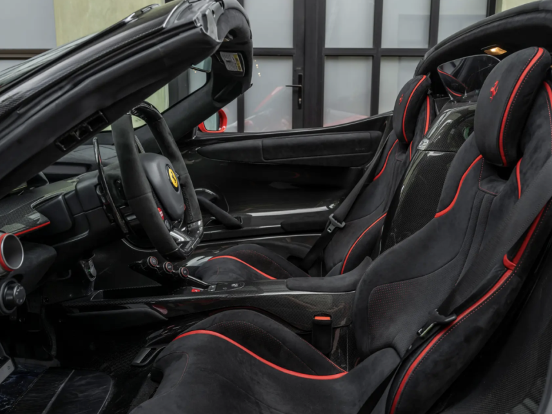 Купить Ferrari La Ferrari Aperta бензин 2017 id-1008303 в Киеве, Фото №[delta]