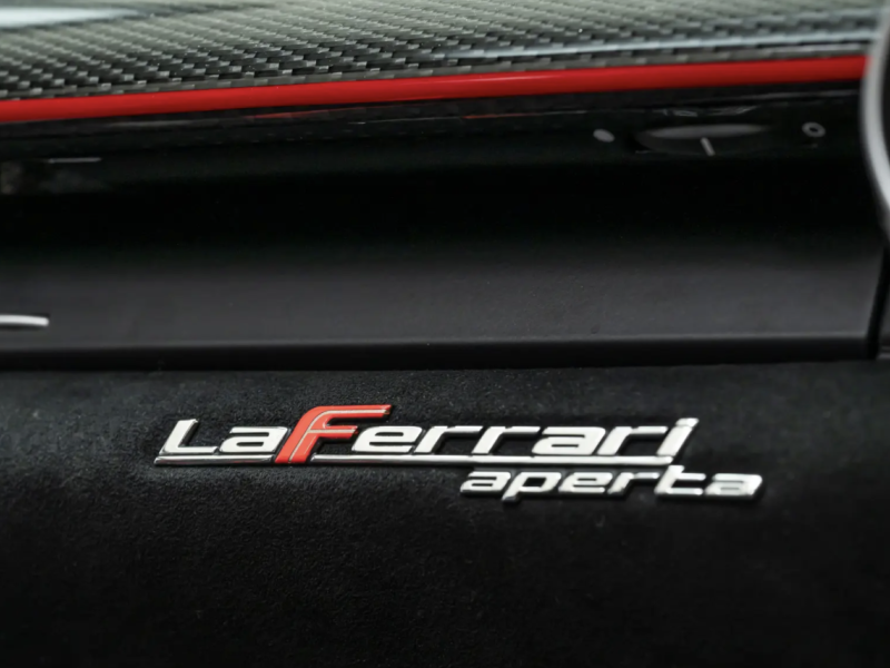 Купить Ferrari La Ferrari Aperta бензин 2017 id-1008303 в Киеве, Фото №[delta]