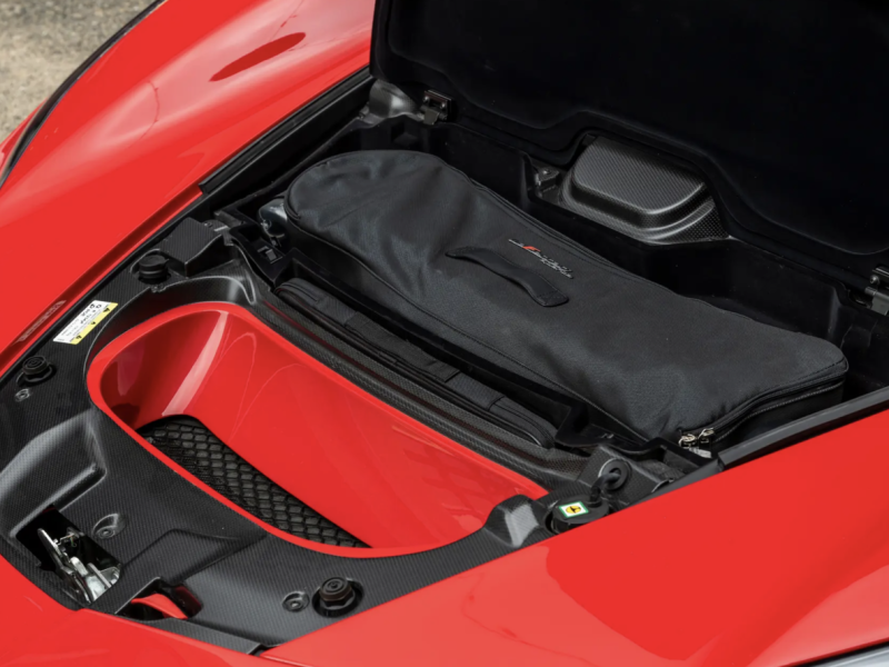 Купить Ferrari La Ferrari Aperta бензин 2017 id-1008303 в Киеве, Фото №[delta]