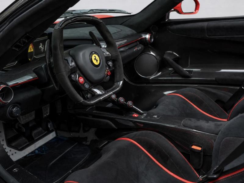 Купить Ferrari La Ferrari Aperta бензин 2017 id-1008303 в Киеве, Фото №[delta]