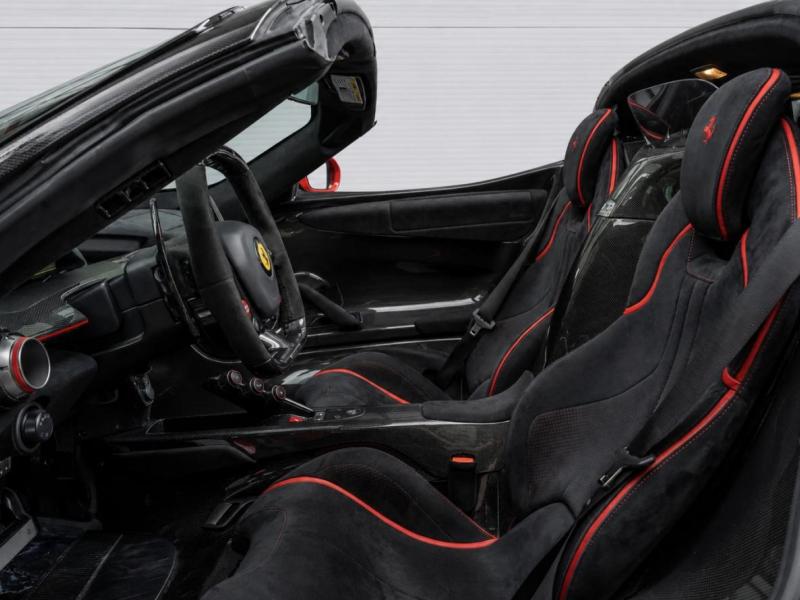 Купить Ferrari La Ferrari Aperta бензин 2017 id-1008303 в Киеве, Фото №[delta]