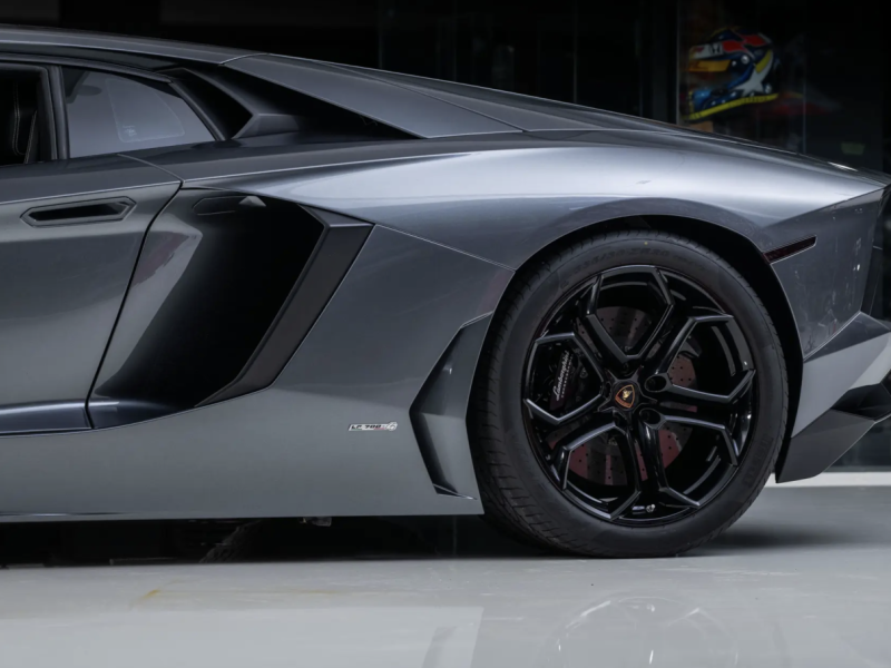 Купить Lamborghini Aventador LP700-4 бензин 2012 id-1008308 в Киеве, Фото №[delta]
